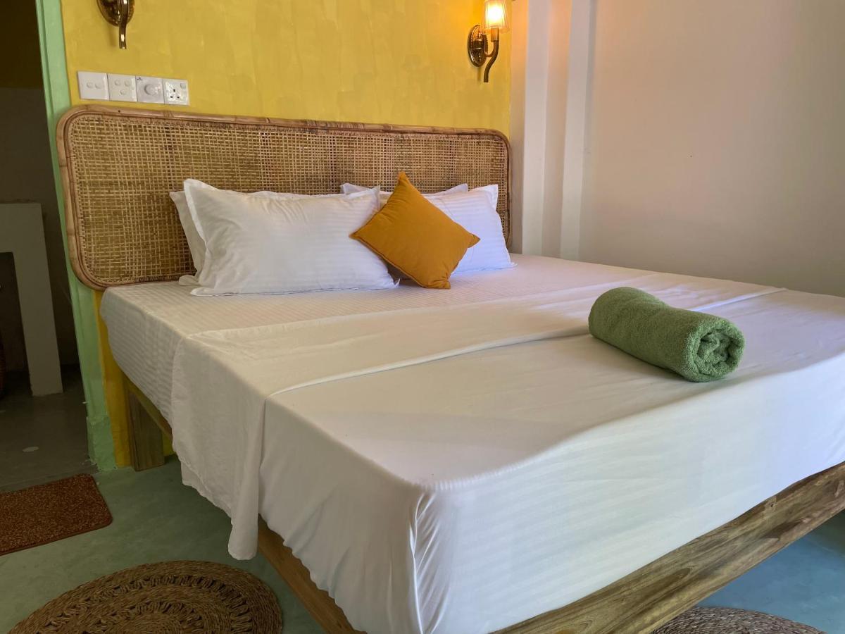 Hotel Banana Surf House Arugam Bay Exterior foto